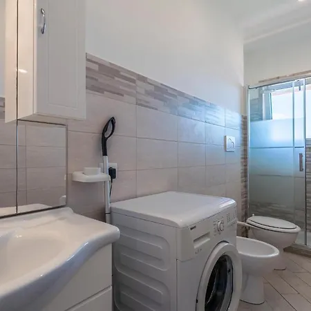 Awesome apartment in Marinella di Sarzana with WiFi&2 Bedrooms * Marinella di Sarzana