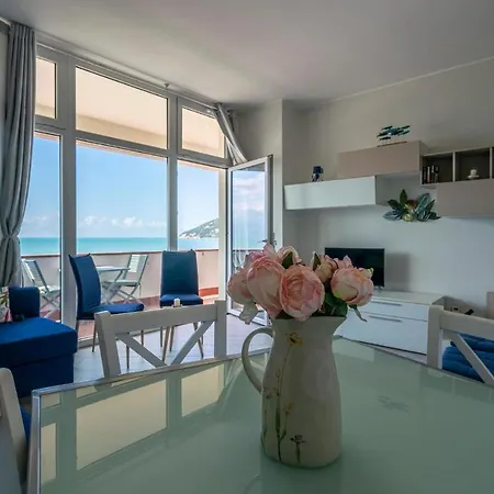 Apartman Gorgeous Apartment In Marinella Di Sarzana *