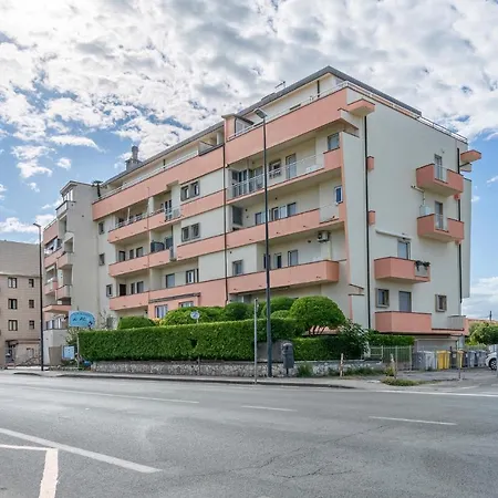 Gorgeous In Apartament Marinella di Sarzana