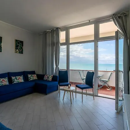 Apartment Awesome In Marinella di Sarzana